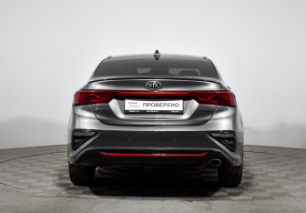 Подержанный автомобиль Kia Cerato Sedan 2021 года (6 фото)