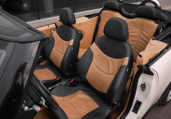 Подержанный автомобиль MINI Cabrio 2006 года (26 фото)
