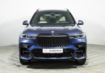 Подержанный автомобиль BMW X7 2020 года (2 фото)