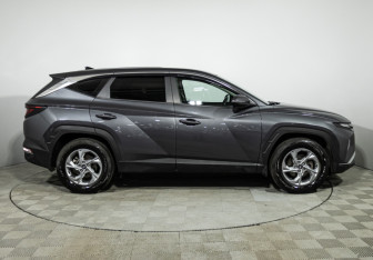 Подержанный автомобиль Hyundai Tucson 2022 года (4 фото)