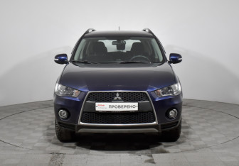 Подержанный автомобиль Mitsubishi Outlander 2011 года (2 фото)