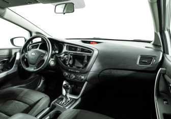 Подержанный автомобиль Kia Ceed Hatchback 2018 года (9 фото)