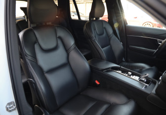Подержанный автомобиль Volvo XC90 2020 года (29 фото)