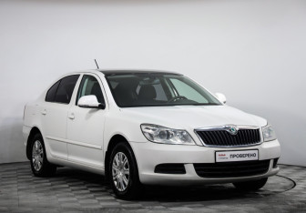Подержанный автомобиль Skoda Octavia Liftback 2011 года (3 фото)