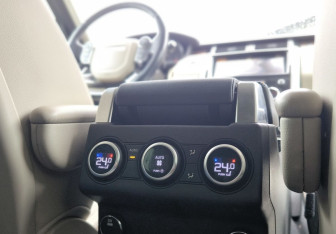 Подержанный автомобиль Land Rover Discovery 2017 года (24 фото)