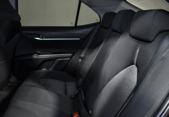 Подержанный автомобиль Toyota Camry Sedan 2021 года (12 фото)