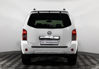 Подержанный автомобиль Nissan Pathfinder 2010 года (6 фото)