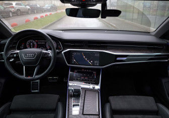 Подержанный автомобиль Audi A7 2018 года (11 фото)