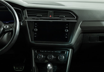 Подержанный автомобиль Volkswagen Tiguan 2020 года (14 фото)