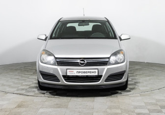 Подержанный автомобиль Opel Astra Hatchback 2006 года (2 фото)