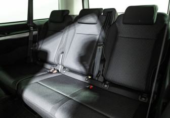 Подержанный автомобиль Peugeot Traveller 2021 года (19 фото)