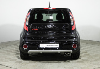 Подержанный автомобиль Kia Soul 2017 года (6 фото)
