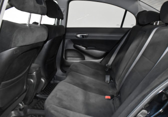 Подержанный автомобиль Honda Civic Sedan 2008 года (11 фото)