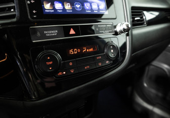 Подержанный автомобиль Mitsubishi Outlander 2019 года (17 фото)