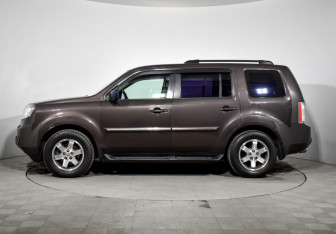 Подержанный автомобиль Honda Pilot 2013 года (8 фото)