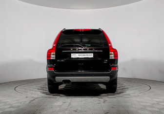 Подержанный автомобиль Volvo XC90 2011 года (6 фото)
