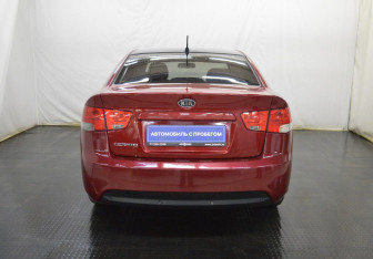 Подержанный автомобиль Kia Cerato Sedan 2010 года (6 фото)