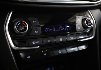 Подержанный автомобиль Hyundai Santa Fe 2018 года (20 фото)