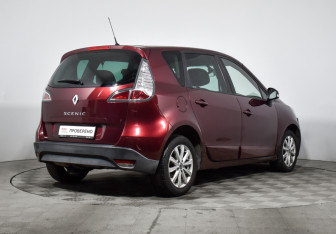 Подержанный автомобиль Renault Scenic 2013 года (5 фото)