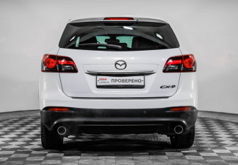 Подержанный автомобиль Mazda CX-9 2012 года (6 фото)