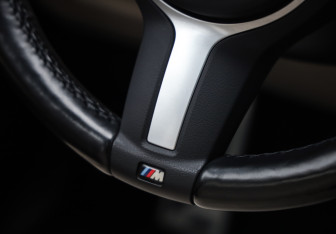 Подержанный автомобиль BMW X1 2021 года (14 фото)