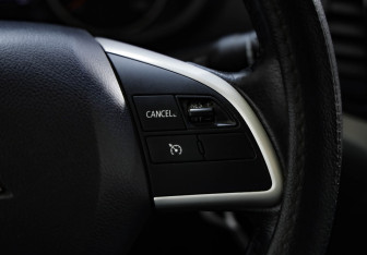 Подержанный автомобиль Mitsubishi L200 2015 года (13 фото)