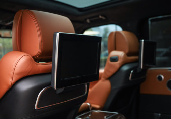 Подержанный автомобиль Land Rover Range Rover 2016 года (29 фото)