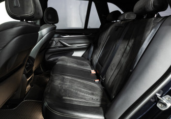 Подержанный автомобиль BMW X5 2017 года (10 фото)