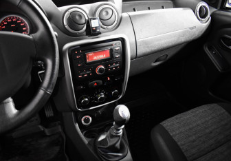 Подержанный автомобиль Renault Duster 2014 года (14 фото)