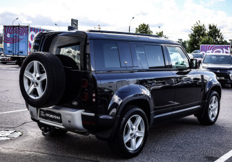 Подержанный автомобиль Land Rover Defender Suv 2021 года (6 фото)