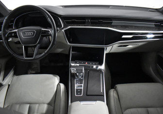 Подержанный автомобиль Audi A7 2018 года (14 фото)