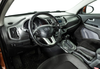 Подержанный автомобиль Kia Sportage 2013 года (11 фото)