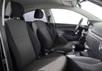 Подержанный автомобиль Kia Rio Sedan 2017 года (12 фото)