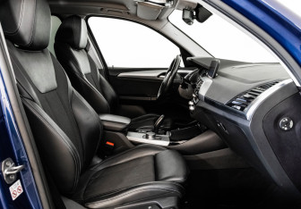 Подержанный автомобиль BMW X3 2019 года (20 фото)