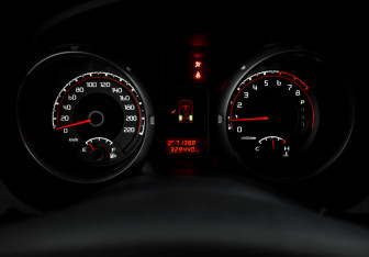 Подержанный автомобиль Mitsubishi Pajero 2014 года (18 фото)