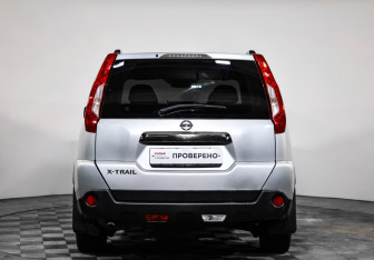 Подержанный автомобиль Nissan X-Trail 2013 года (5 фото)