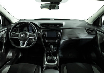 Подержанный автомобиль Nissan Qashqai 2020 года (13 фото)