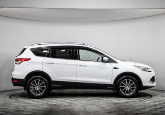 Подержанный автомобиль Ford Kuga 2013 года (4 фото)