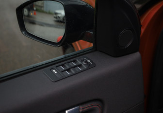 Подержанный автомобиль Land Rover Discovery Sport 2020 года (22 фото)