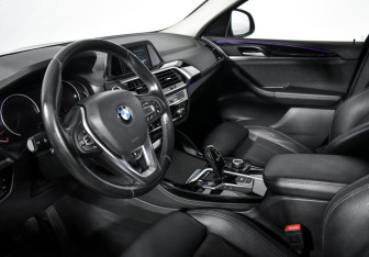 Подержанный автомобиль BMW X4 2019 года (9 фото)