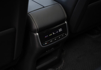 Подержанный автомобиль GAC GS8 2024 года (23 фото)
