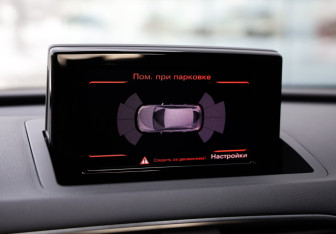 Подержанный автомобиль Audi Q3 2012 года (14 фото)