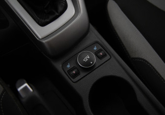 Подержанный автомобиль Ford Focus Hatchback 2012 года (14 фото)