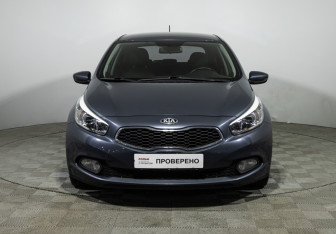 Подержанный автомобиль Kia Ceed Hatchback 2015 года (2 фото)