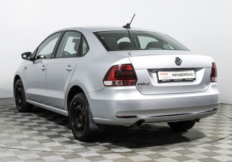Подержанный автомобиль Volkswagen Polo Sedan 2017 года (7 фото)