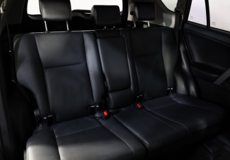 Подержанный автомобиль Toyota RAV4 2017 года (28 фото)