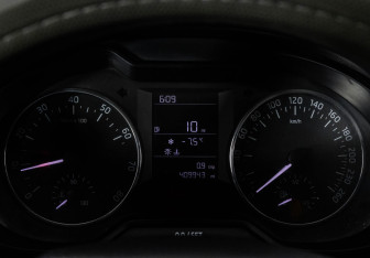 Подержанный автомобиль Skoda Octavia Wagon 2014 года (15 фото)