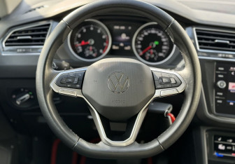 Подержанный автомобиль Volkswagen Tiguan 2021 года (12 фото)