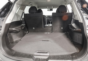 Подержанный автомобиль Nissan X-Trail 2019 года (28 фото)