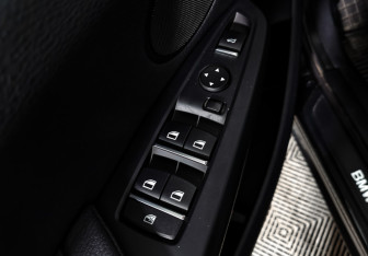 Подержанный автомобиль BMW X3 2015 года (10 фото)